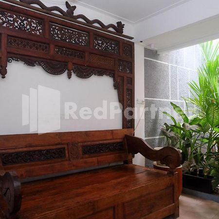 Ndliman House Near Ugm Jogja Mitra Reddoorz Hotel Kejayan Buitenkant foto
