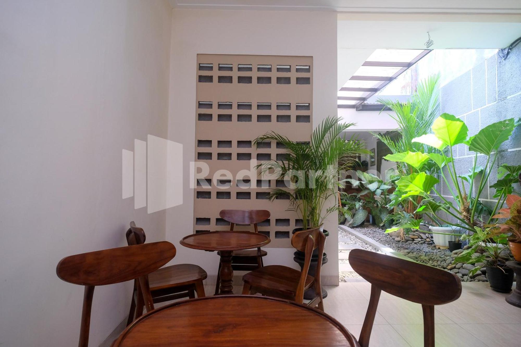 Ndliman House Near Ugm Jogja Mitra Reddoorz Hotel Kejayan Buitenkant foto