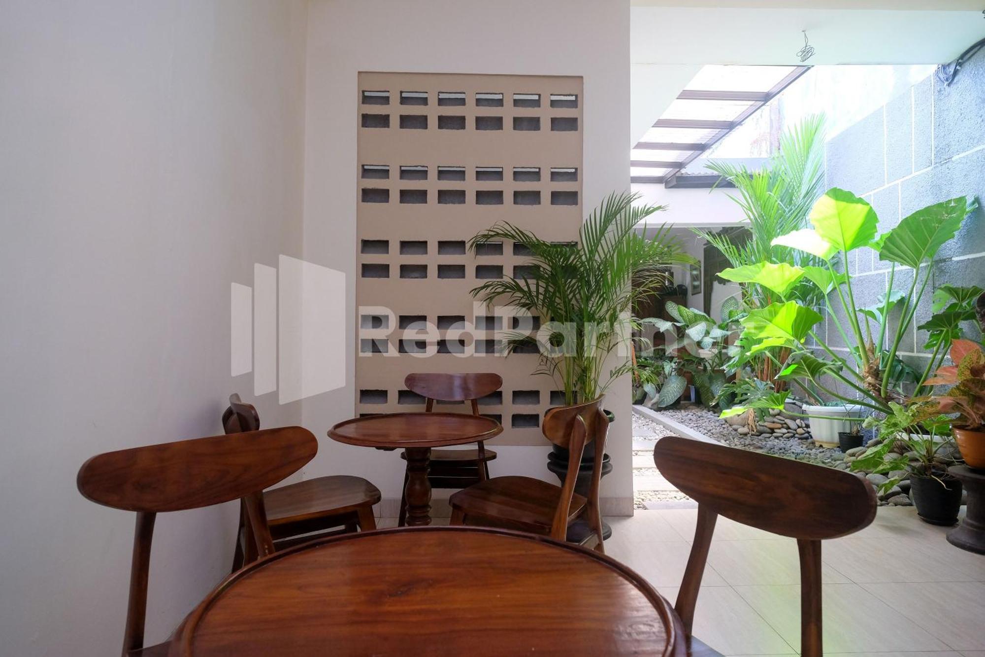 Ndliman House Near Ugm Jogja Mitra Reddoorz Hotel Kejayan Buitenkant foto