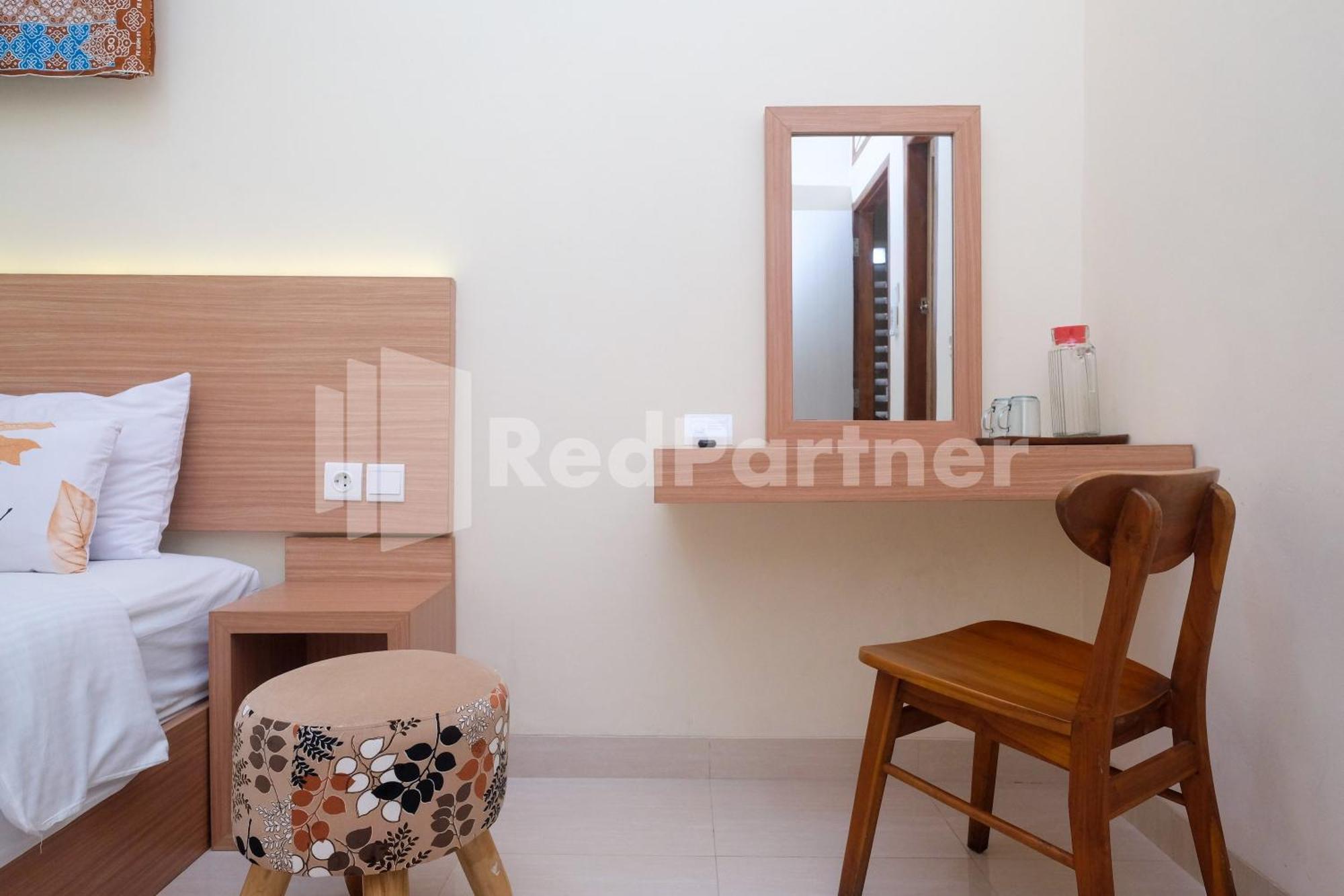 Ndliman House Near Ugm Jogja Mitra Reddoorz Hotel Kejayan Buitenkant foto