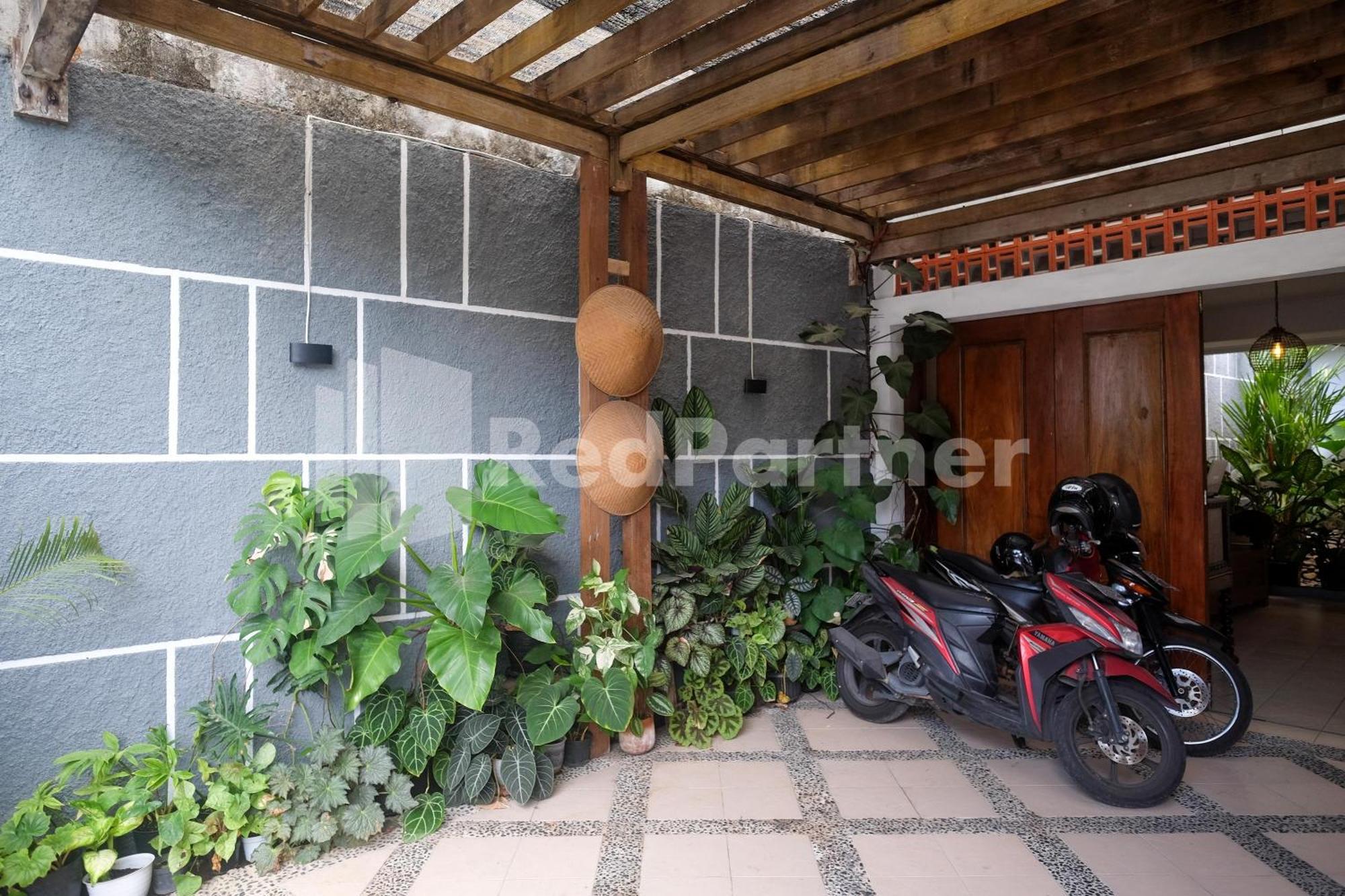 Ndliman House Near Ugm Jogja Mitra Reddoorz Hotel Kejayan Buitenkant foto