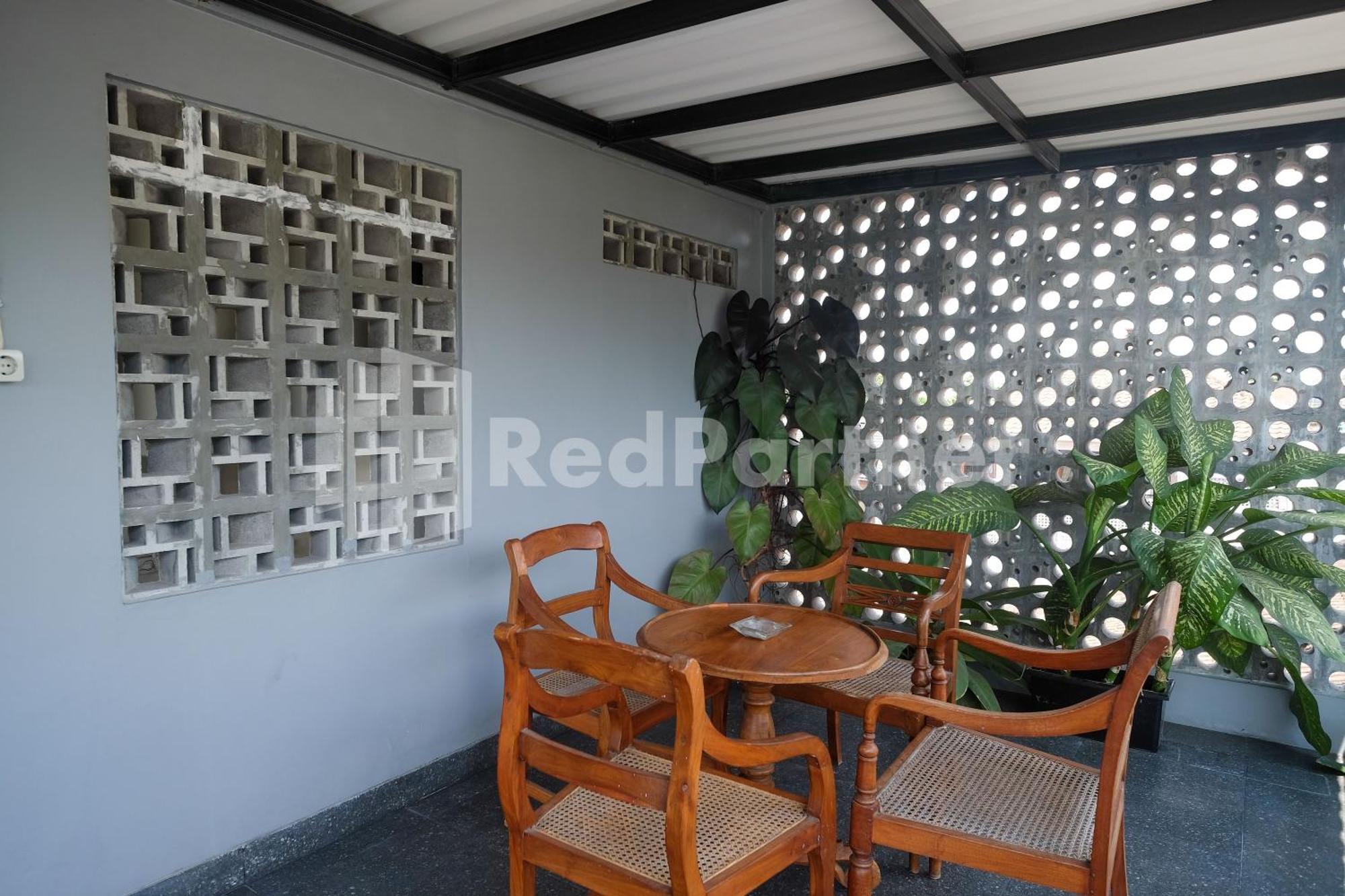 Ndliman House Near Ugm Jogja Mitra Reddoorz Hotel Kejayan Buitenkant foto